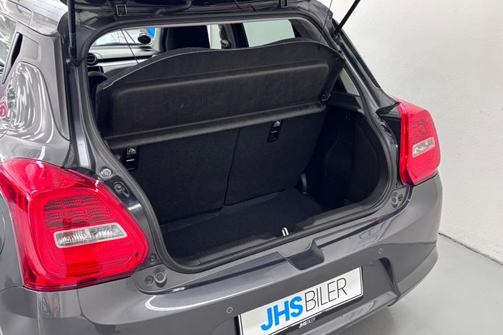 Grå Suzuki Swift fra 2020