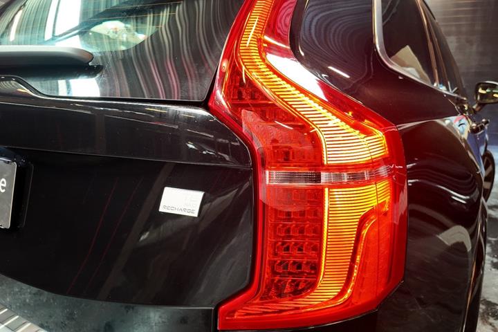 Sort Volvo XC90 fra 2024