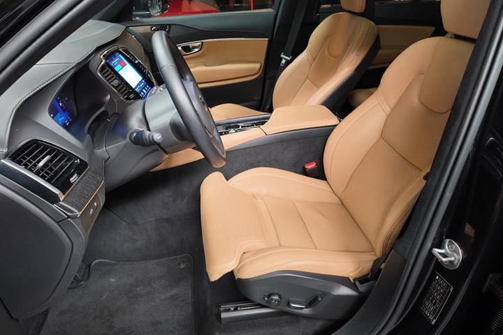 Sort Volvo XC90 fra 2024