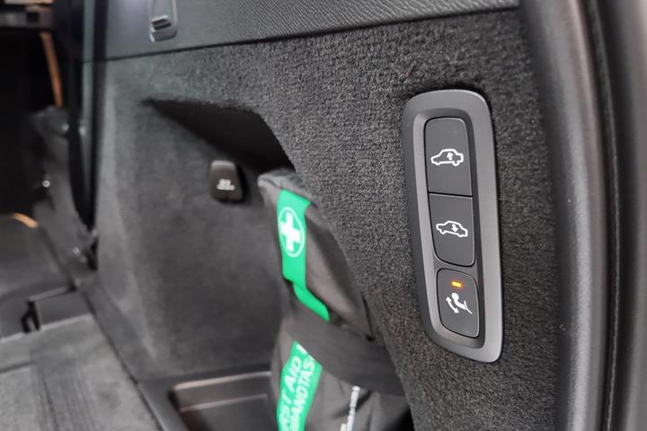 Sort Volvo XC90 fra 2024