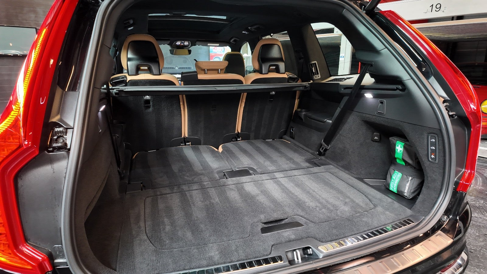 Sort Volvo XC90 fra 2024