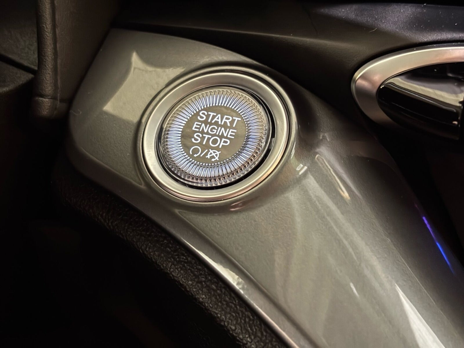 Hvid Fiat 500e fra 2023