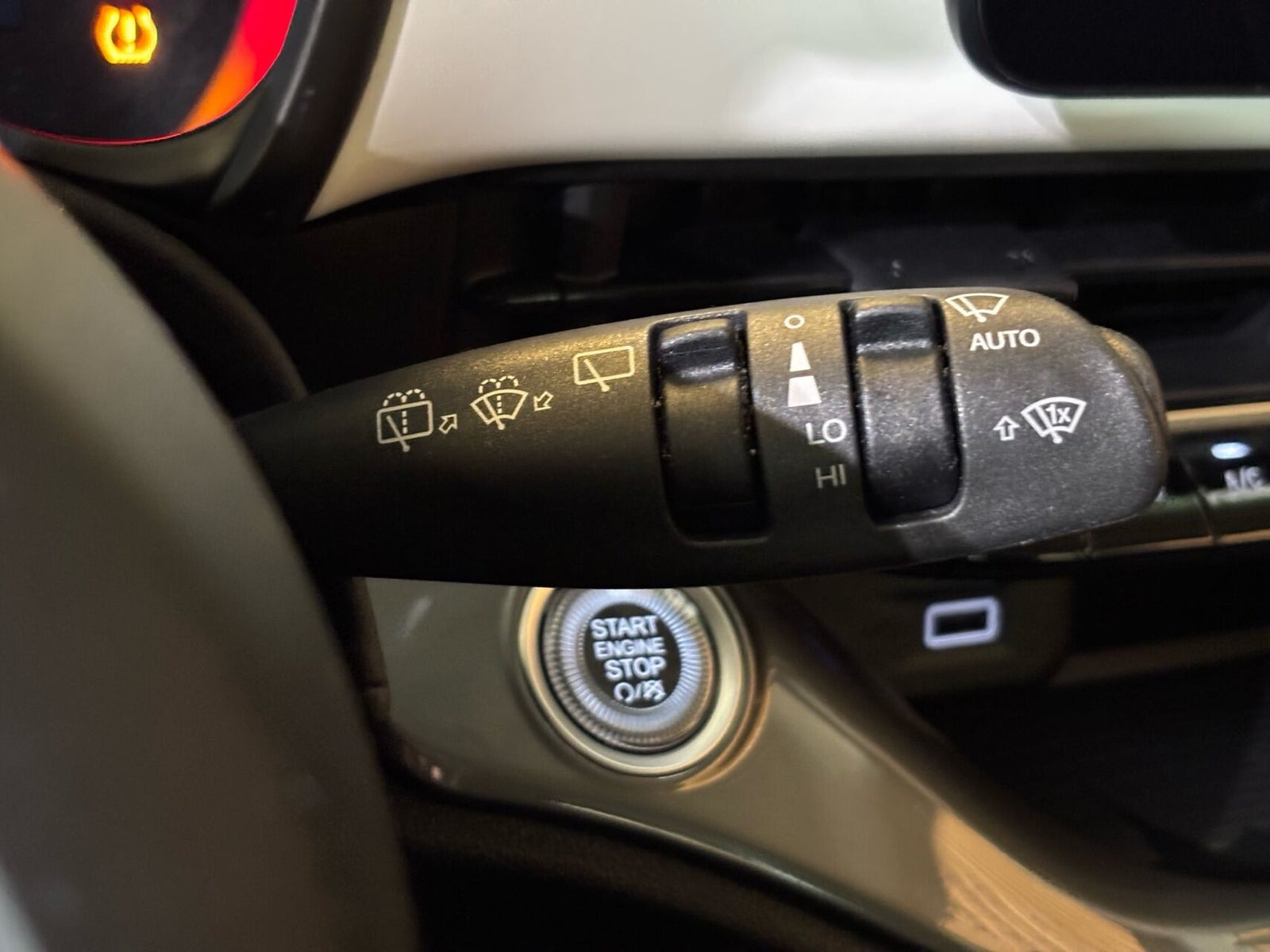 Hvid Fiat 500e fra 2023