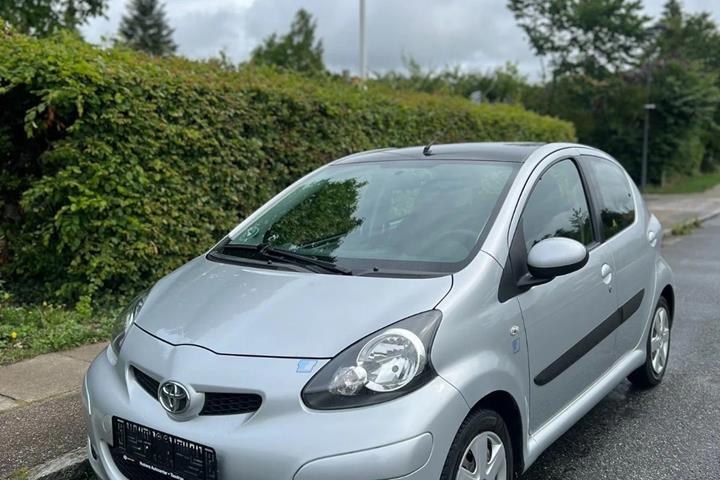 Grøn Toyota Aygo fra 2012