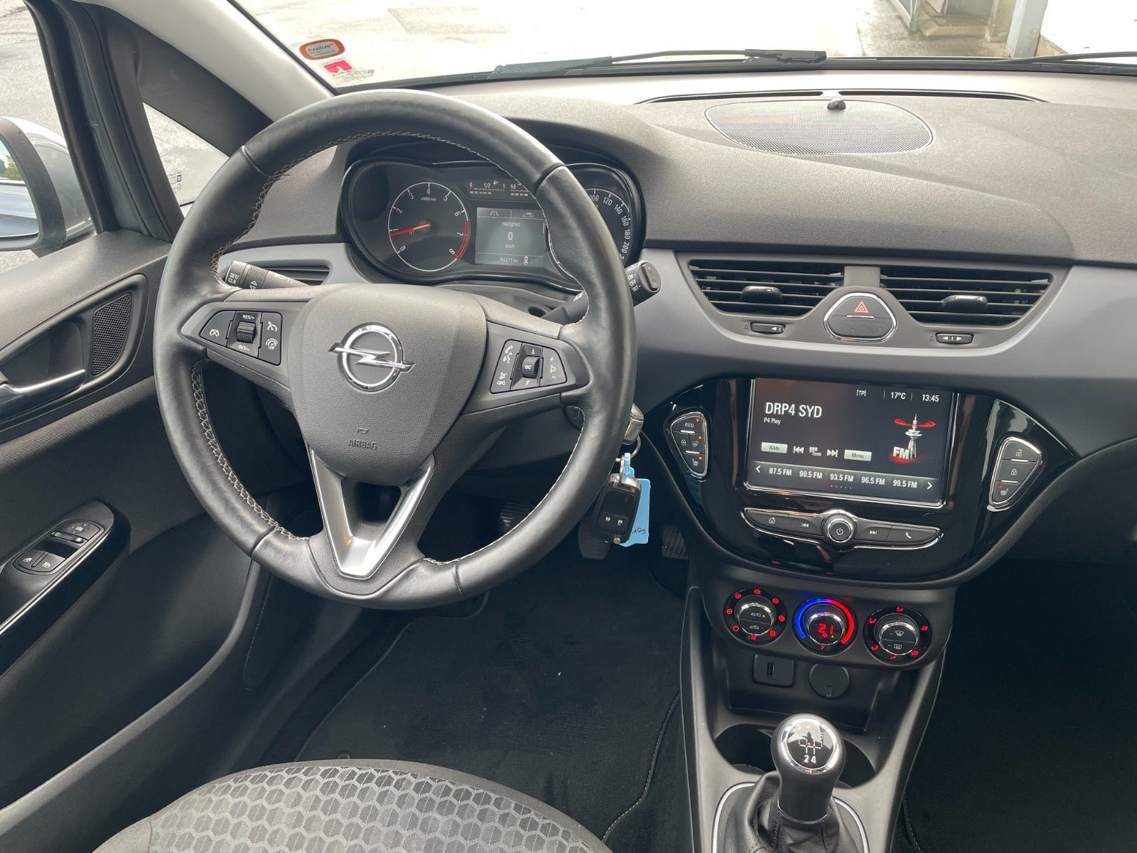 Blå Opel Corsa fra 2018