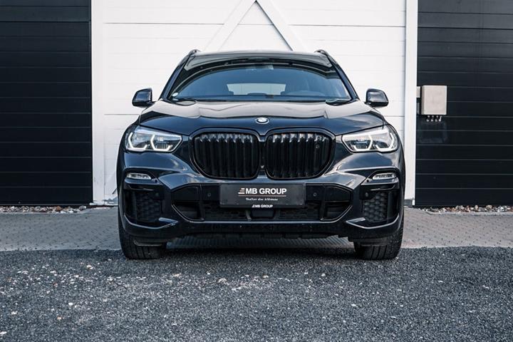 Sort BMW X5 fra 2019