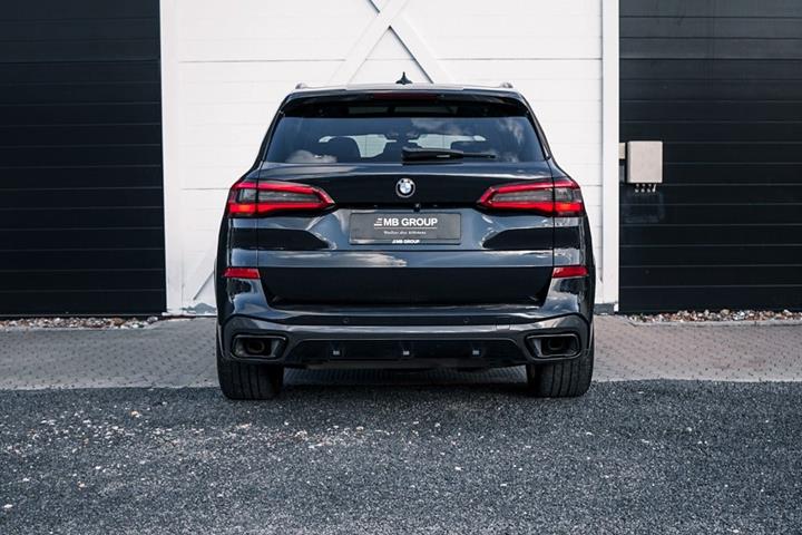 Sort BMW X5 fra 2019