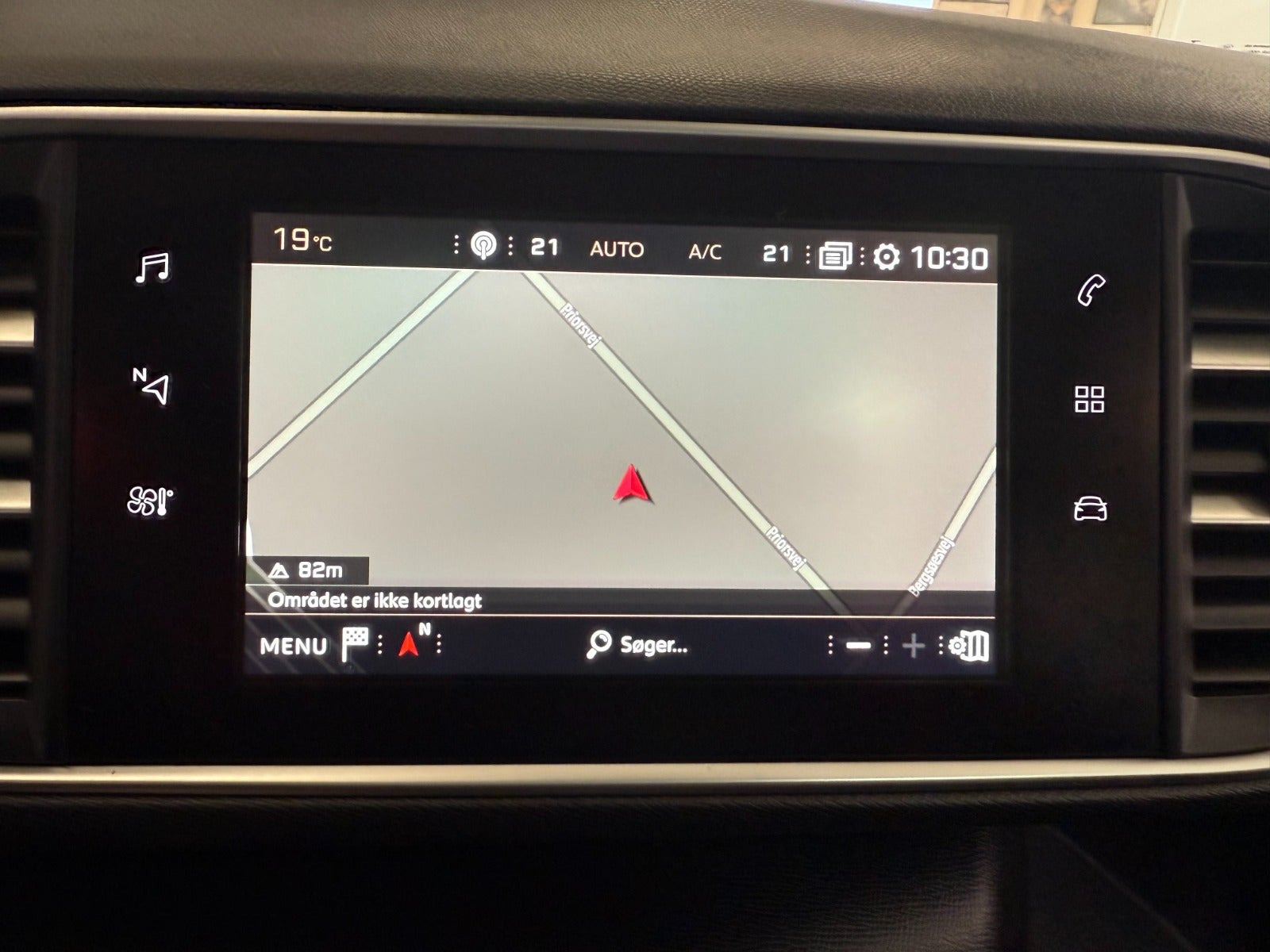 Grå Peugeot 308 fra 2018