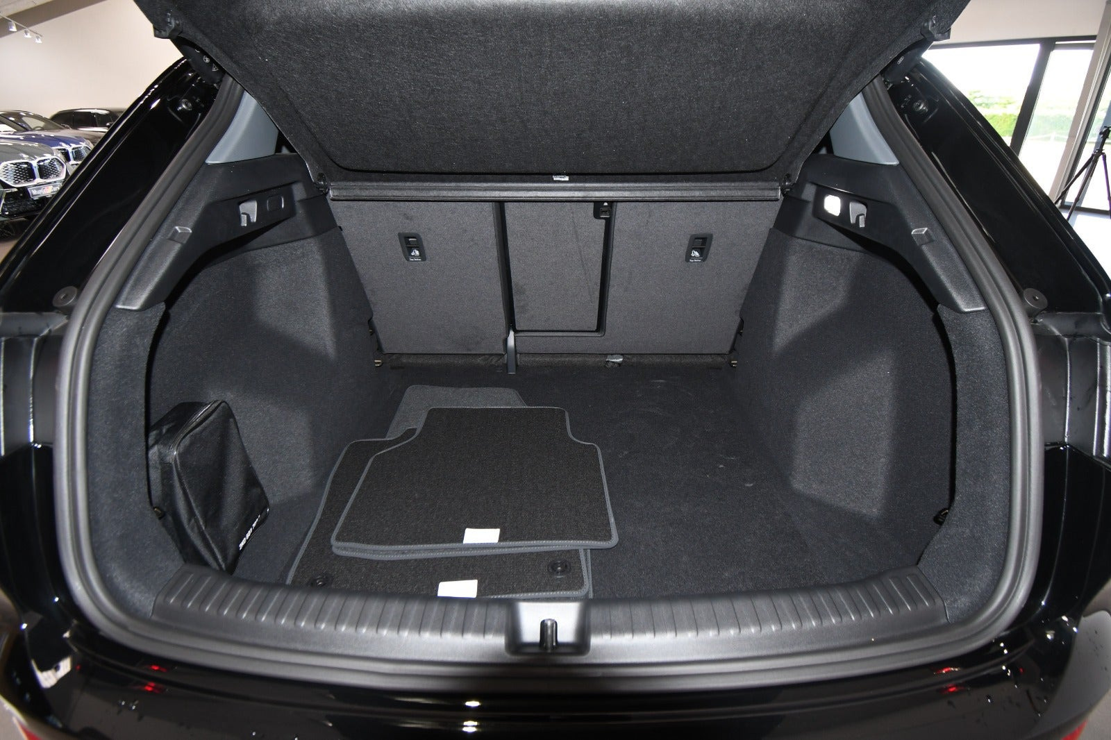 Sort Audi Q4 e-tron fra 2026