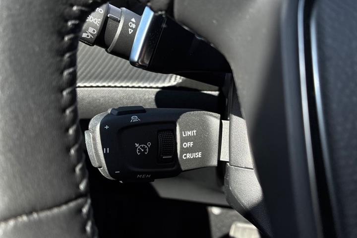 Sort Peugeot 2008 fra 2023