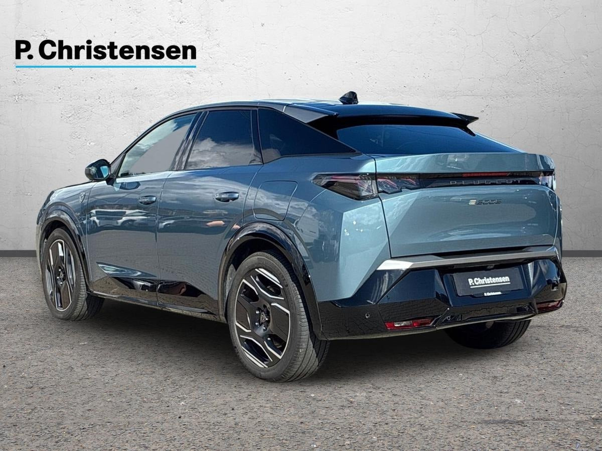 Blå Peugeot e-3008 fra 2024