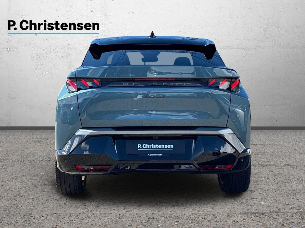 Blå Peugeot e-3008 fra 2024