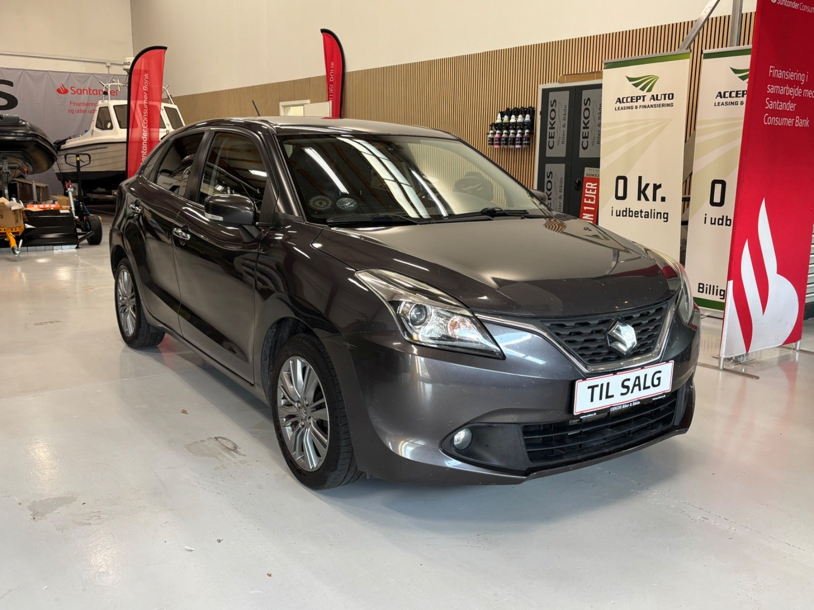 Grå Suzuki Baleno fra 2017
