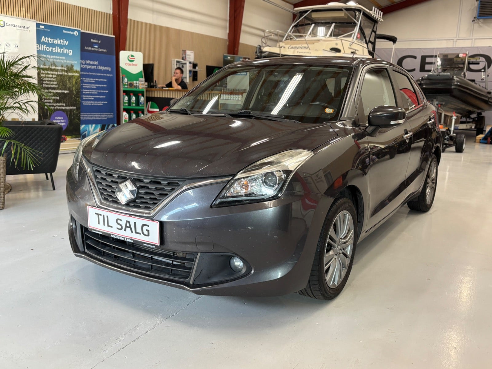 Grå Suzuki Baleno fra 2017