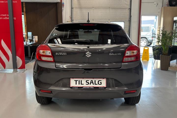 Grå Suzuki Baleno fra 2017