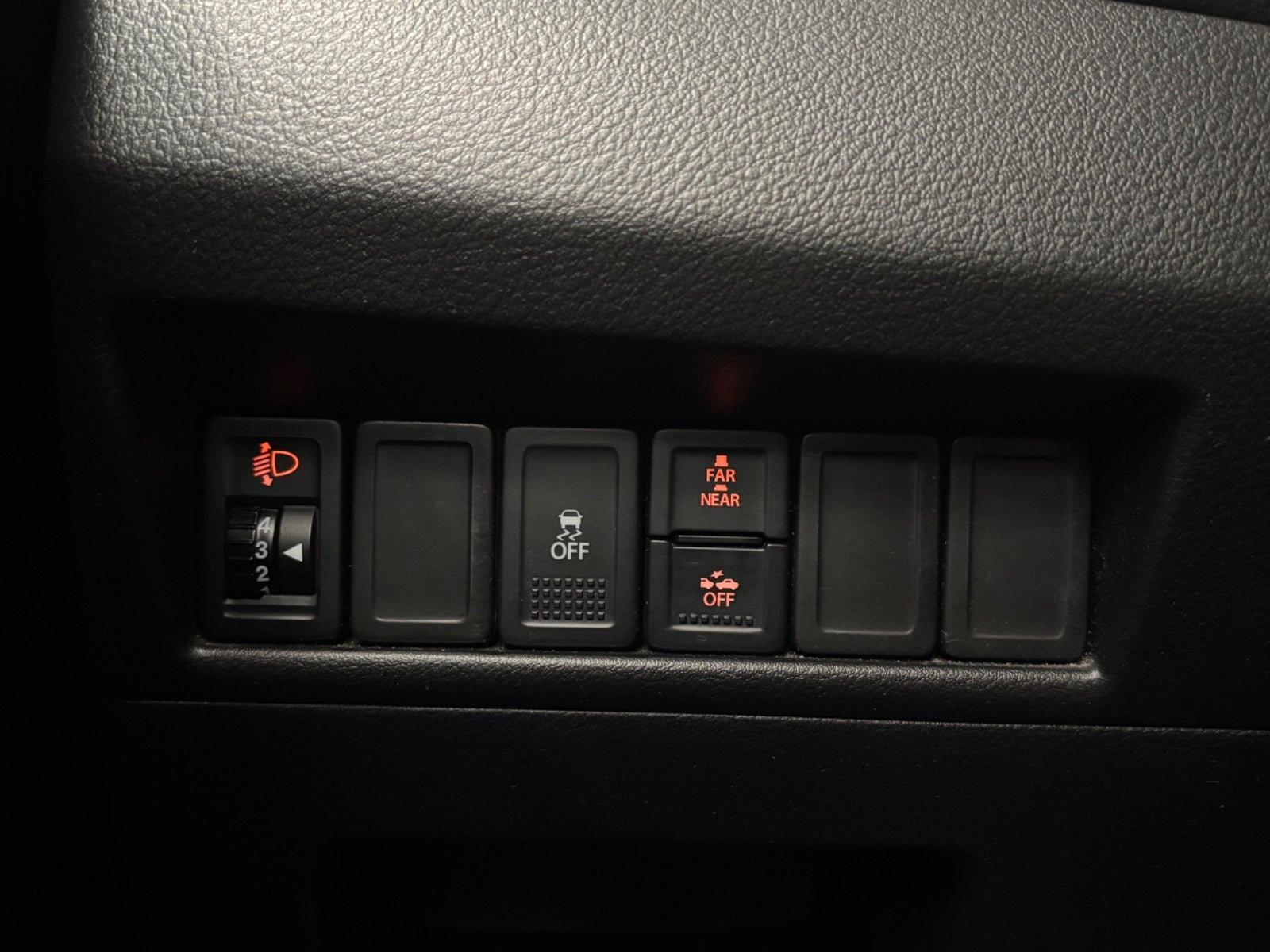 Grå Suzuki Baleno fra 2017