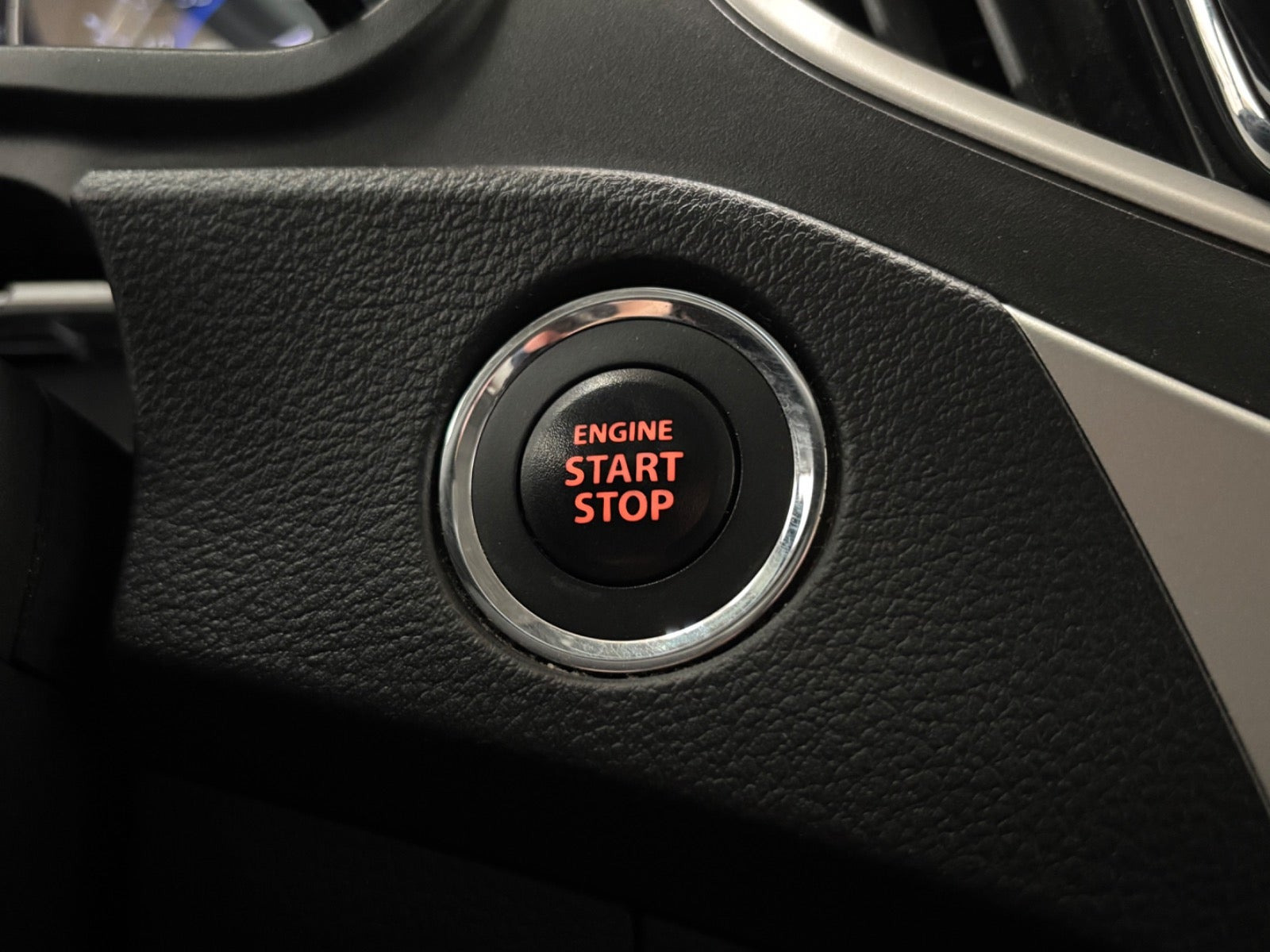 Grå Suzuki Baleno fra 2017