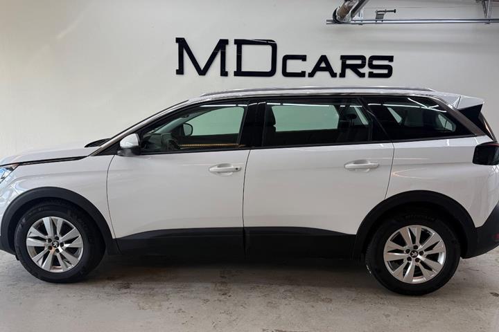 Hvid Peugeot 5008 fra 2018
