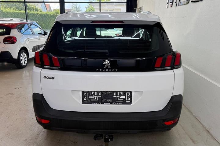 Hvid Peugeot 5008 fra 2018