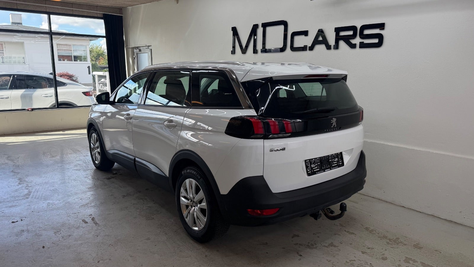 Hvid Peugeot 5008 fra 2018