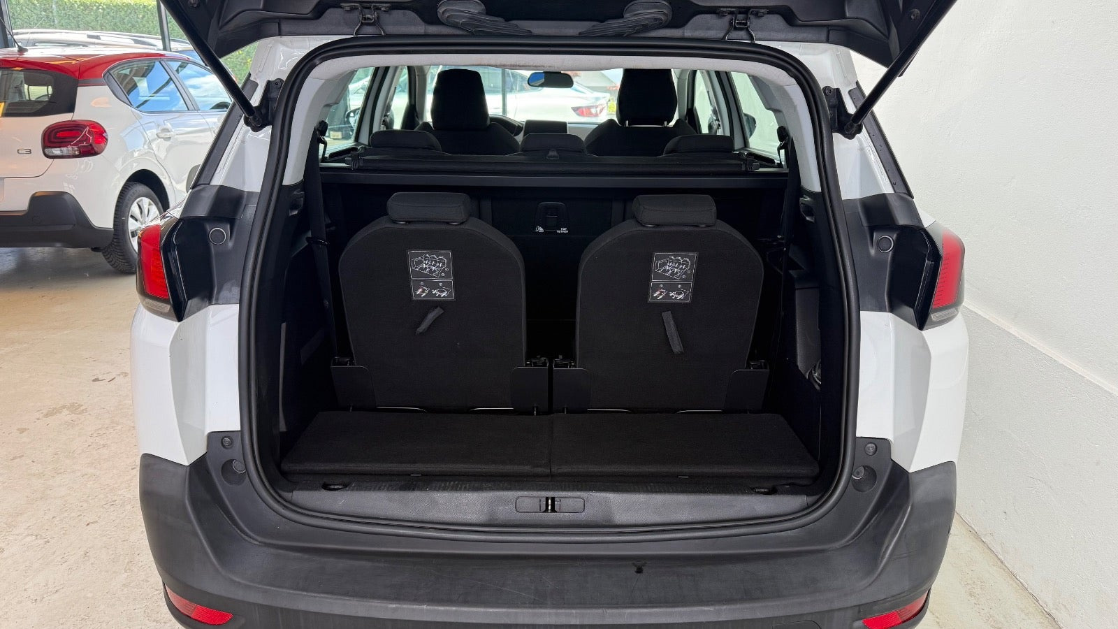 Hvid Peugeot 5008 fra 2018