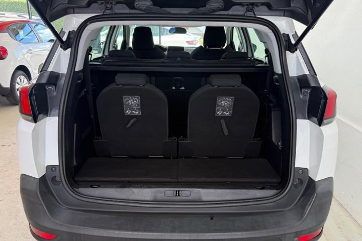 Hvid Peugeot 5008 fra 2018