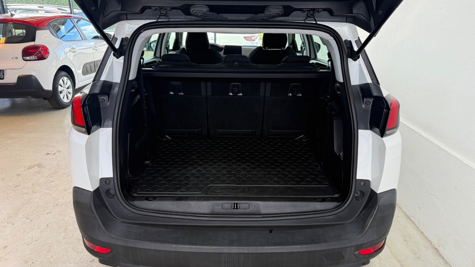 Hvid Peugeot 5008 fra 2018