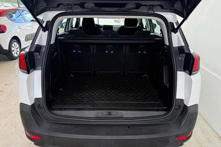 Hvid Peugeot 5008 fra 2018