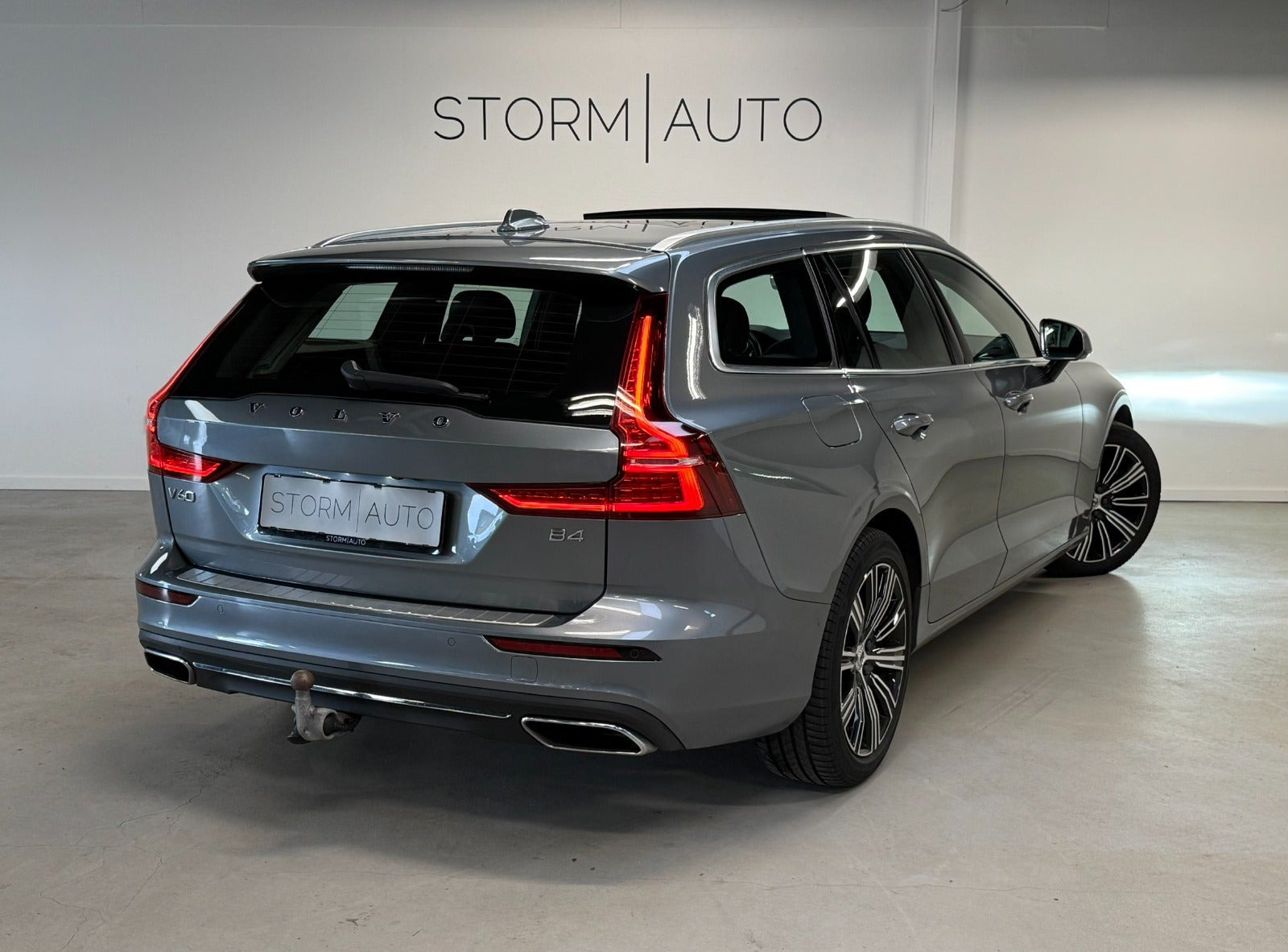 Sølv Volvo V60 fra 2021