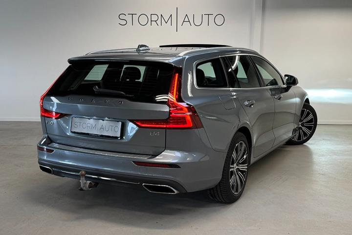 Sølv Volvo V60 fra 2021