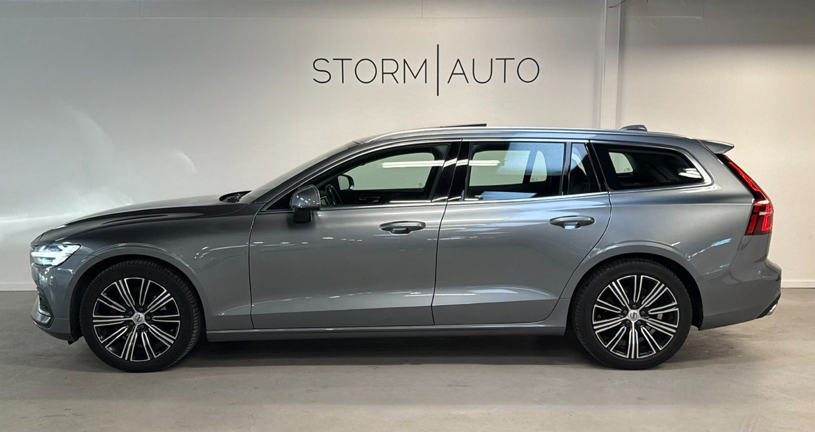 Sølv Volvo V60 fra 2021