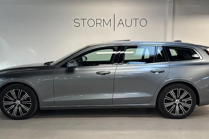 Sølv Volvo V60 fra 2021