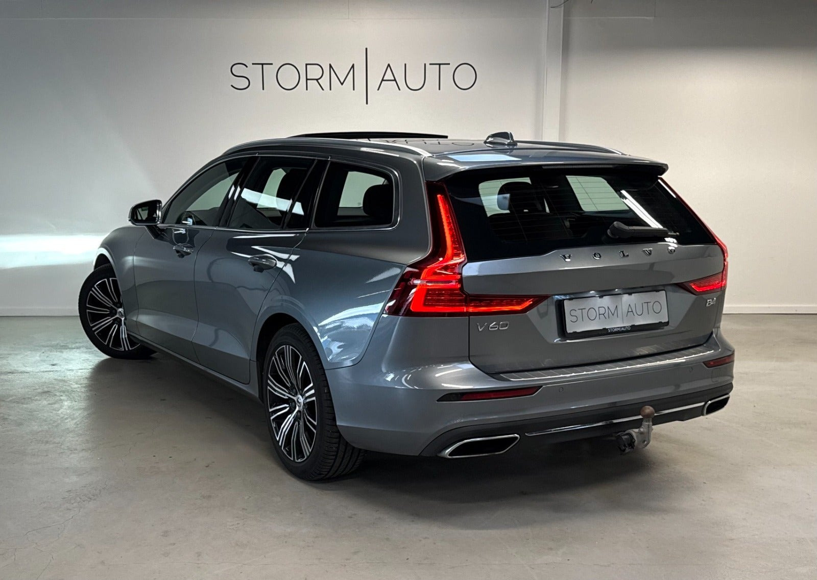 Sølv Volvo V60 fra 2021