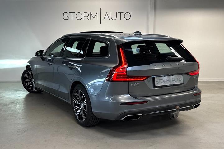 Sølv Volvo V60 fra 2021