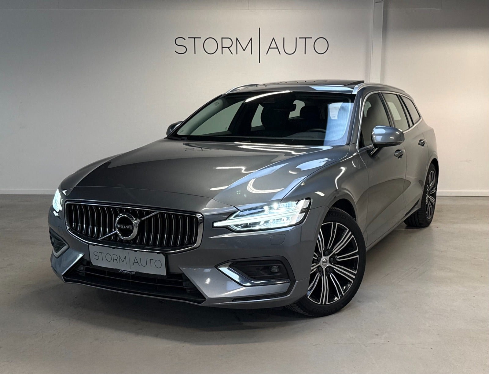 Sølv Volvo V60 fra 2021