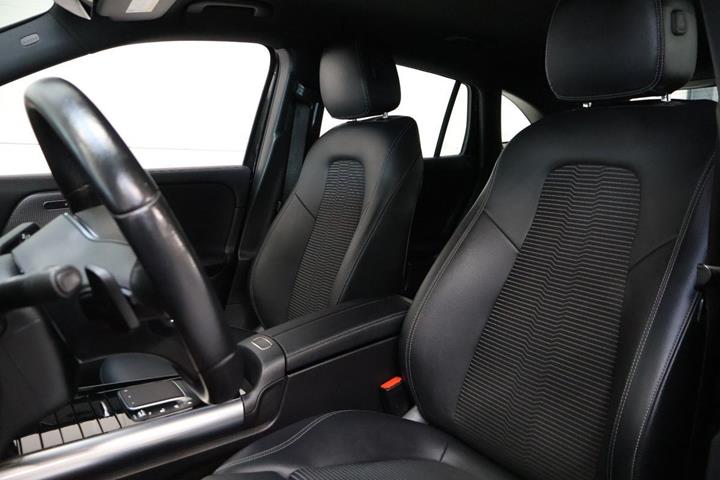 Sort Mercedes EQA250 fra 2022