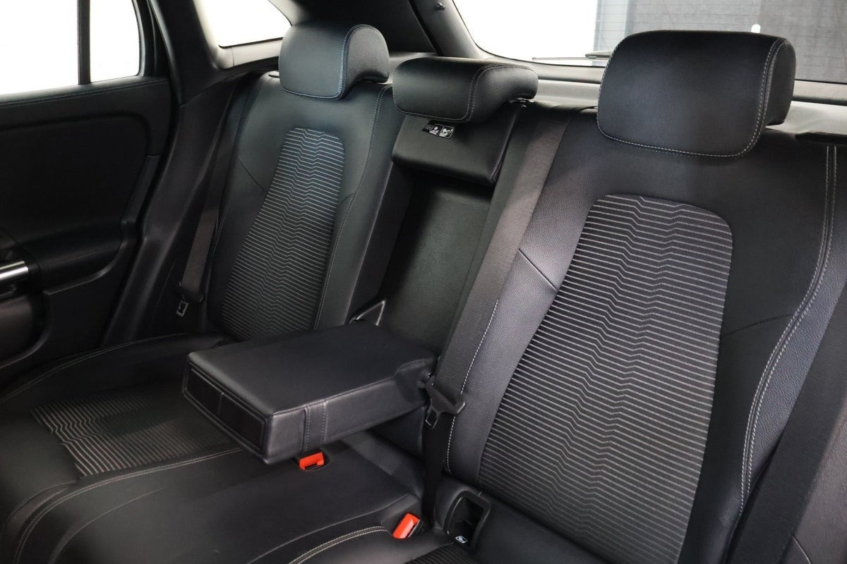 Sort Mercedes EQA250 fra 2022