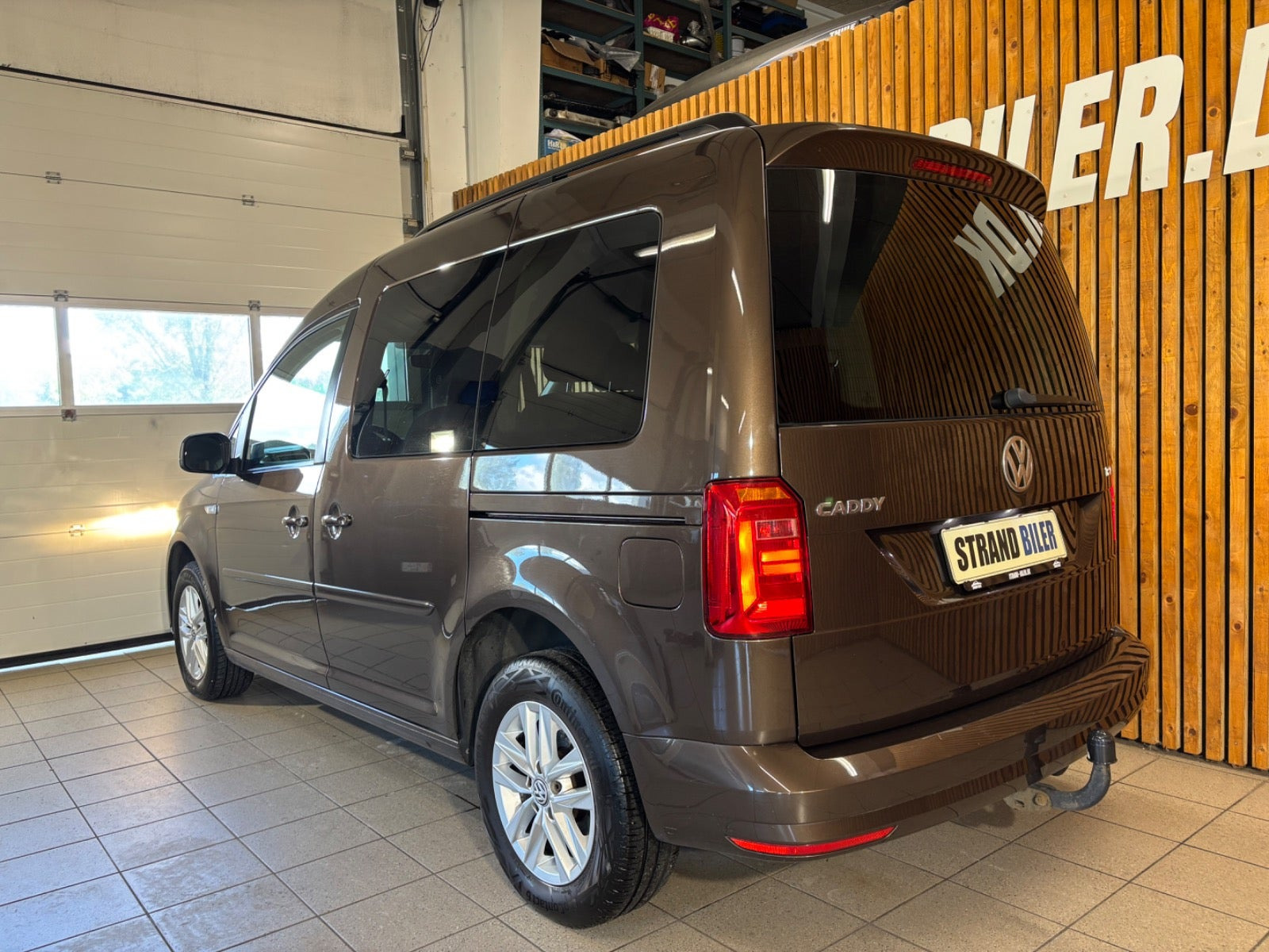 Brun VW Caddy fra 2018