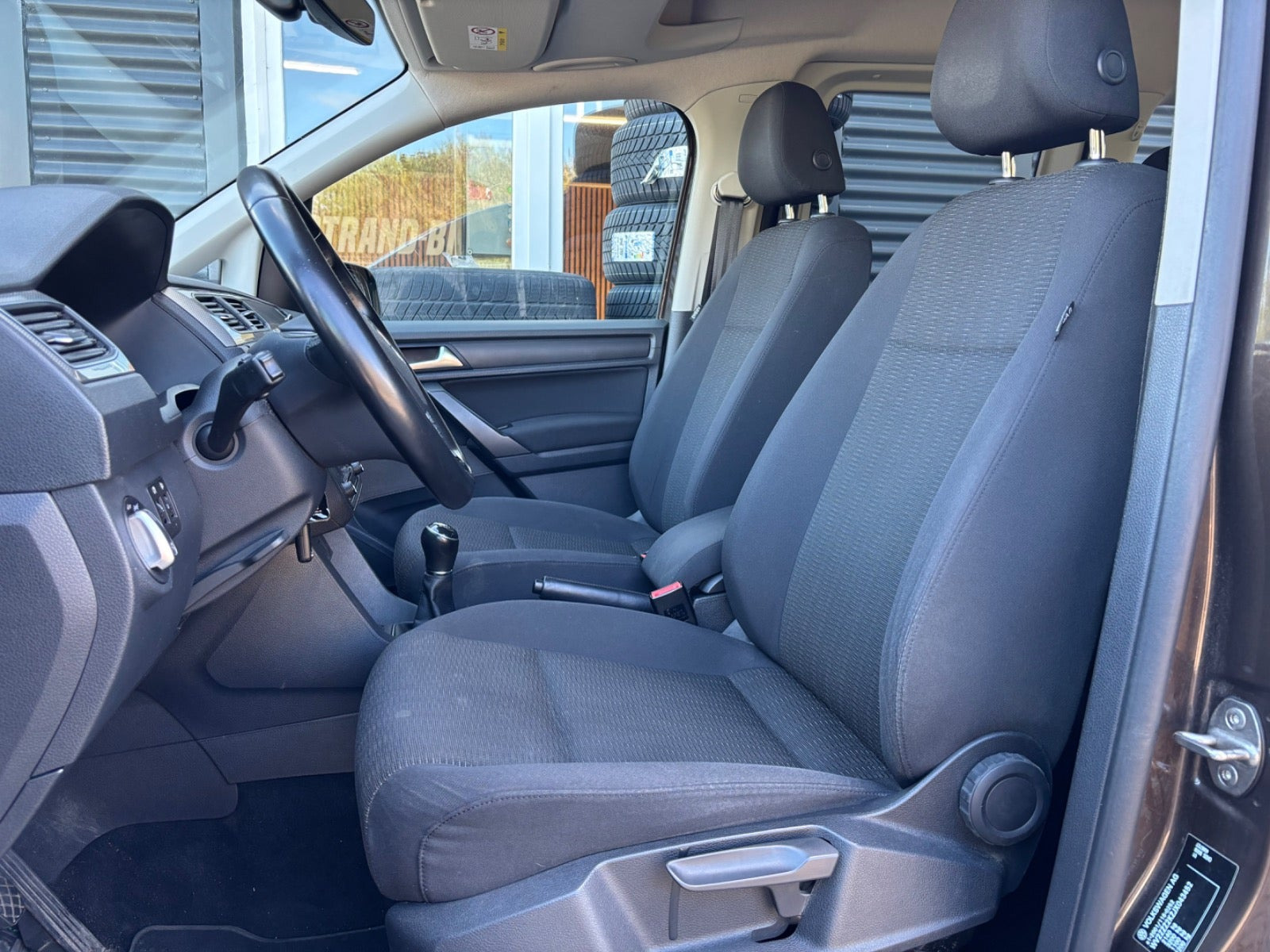 Brun VW Caddy fra 2018