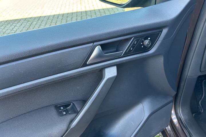Brun VW Caddy fra 2018