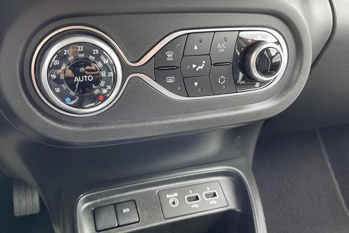 Rød Renault Twingo fra 2023