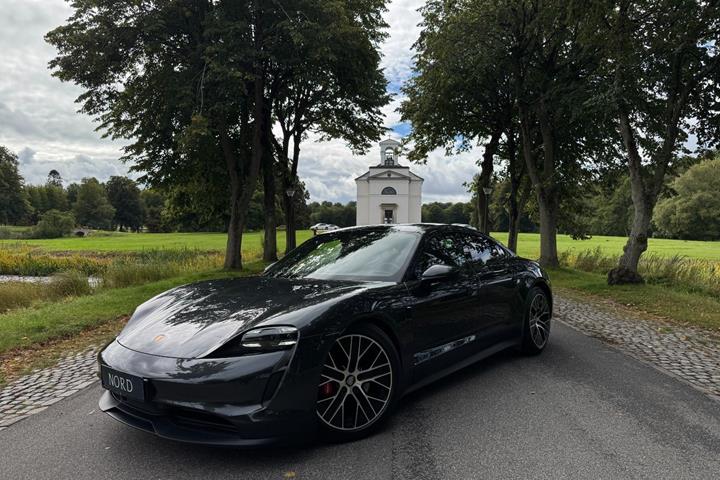 Grå Porsche Taycan 4S fra 2021