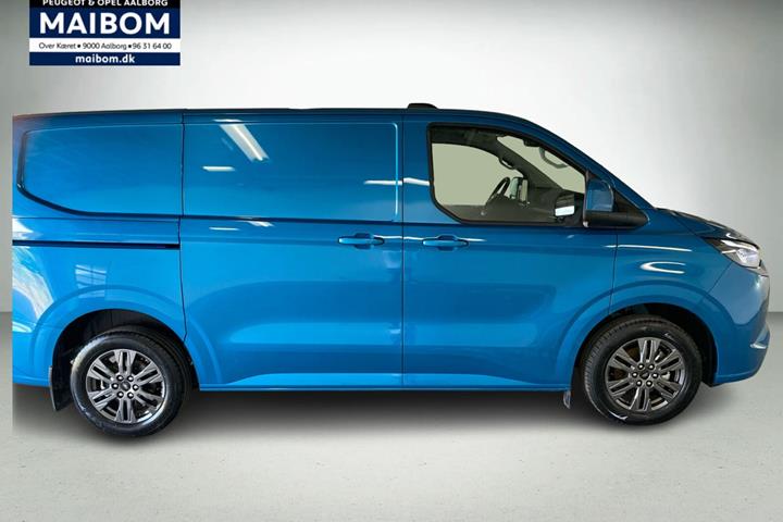 Blå Ford E-Transit Custom 320 L1 fra 2026