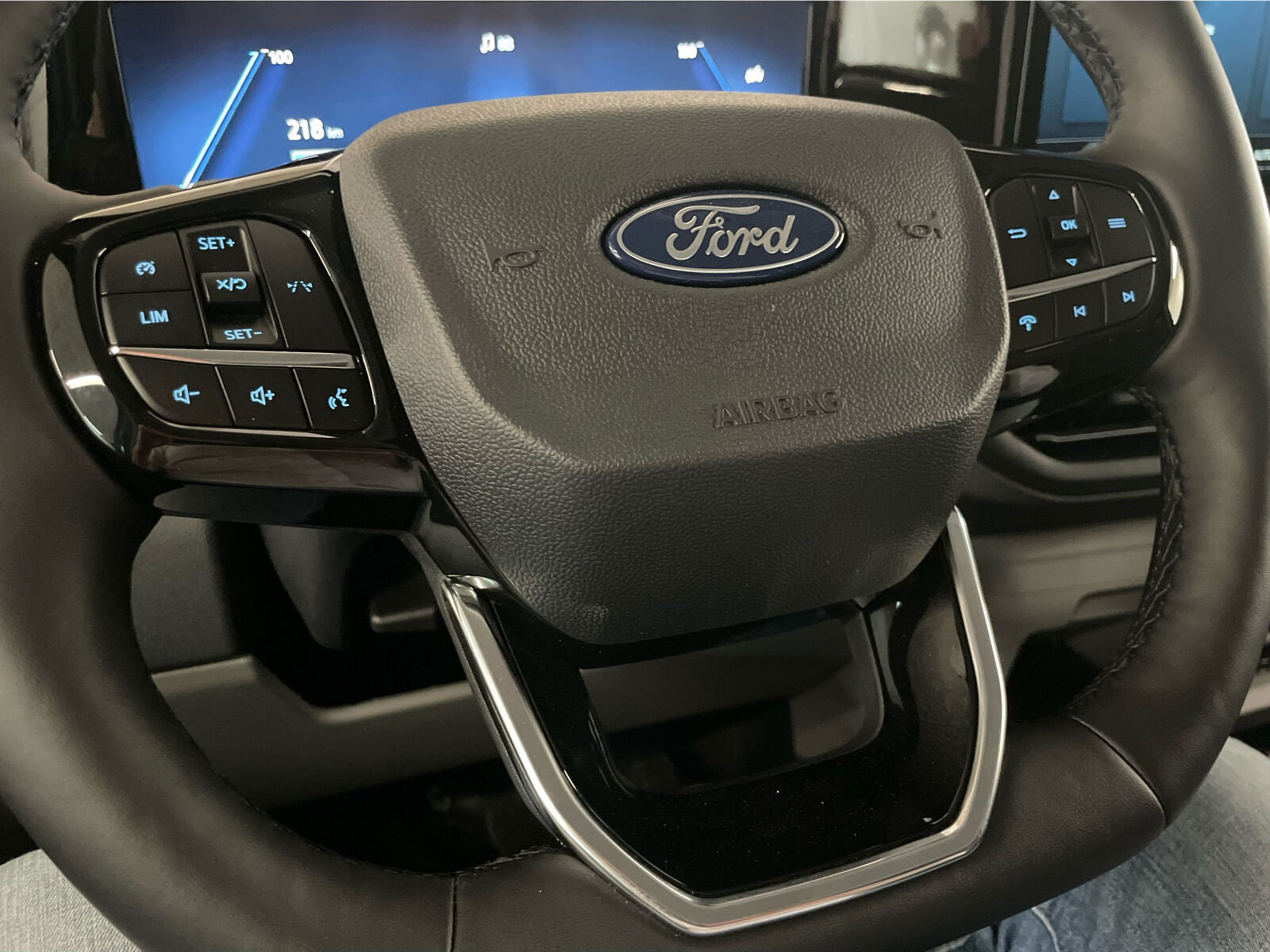 Blå Ford E-Transit Custom 320 L1 fra 2026