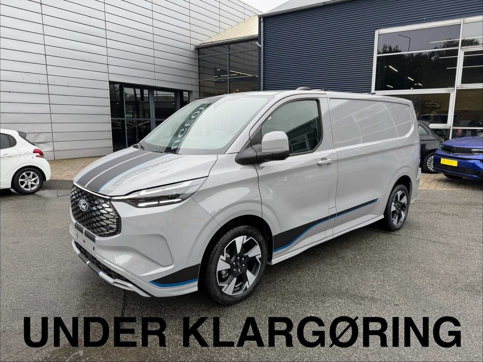 Ford E-Transit Custom 320 L1 64 Sport