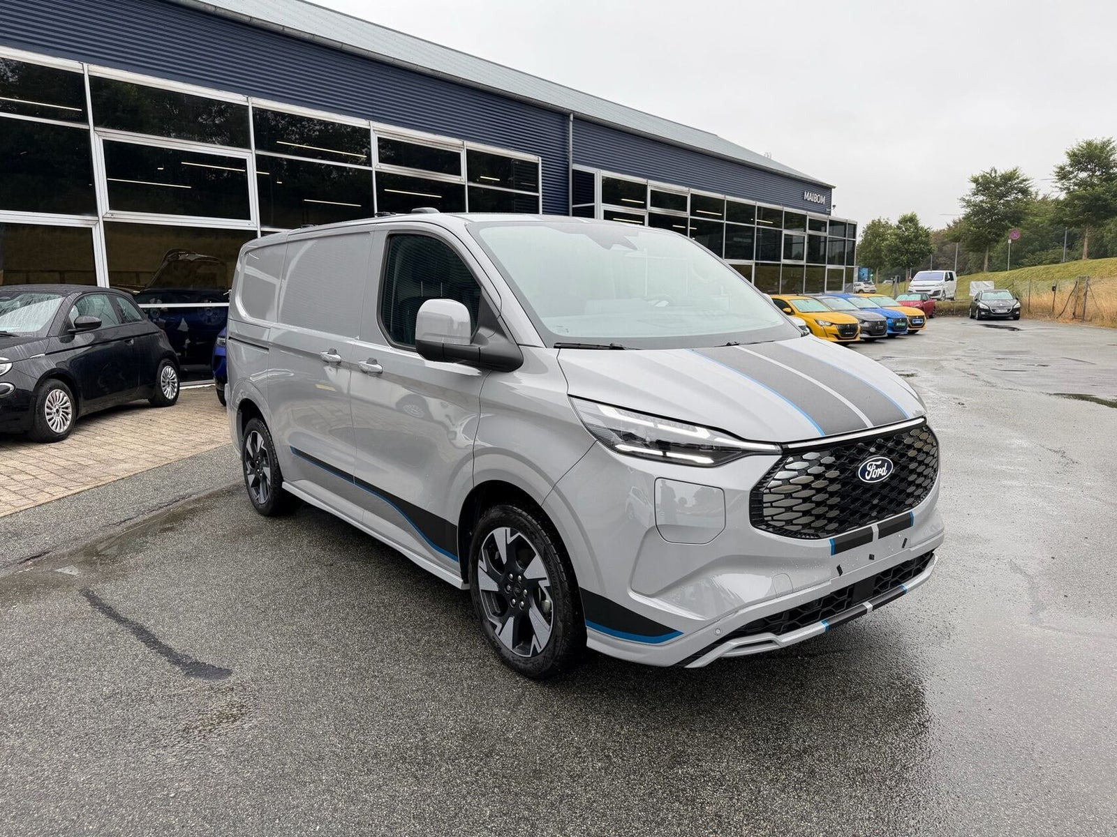 Beige Ford E-Transit Custom 320 L1 fra 2026