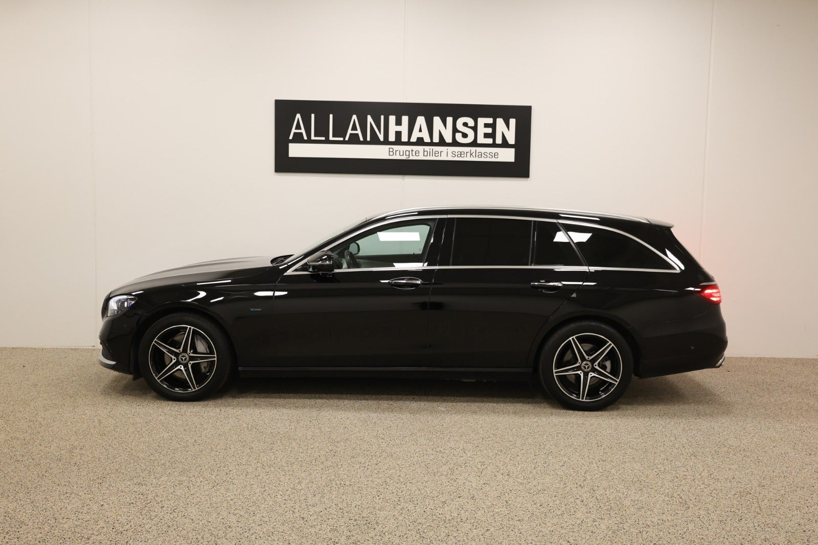 Sort Mercedes E300 e fra 2021