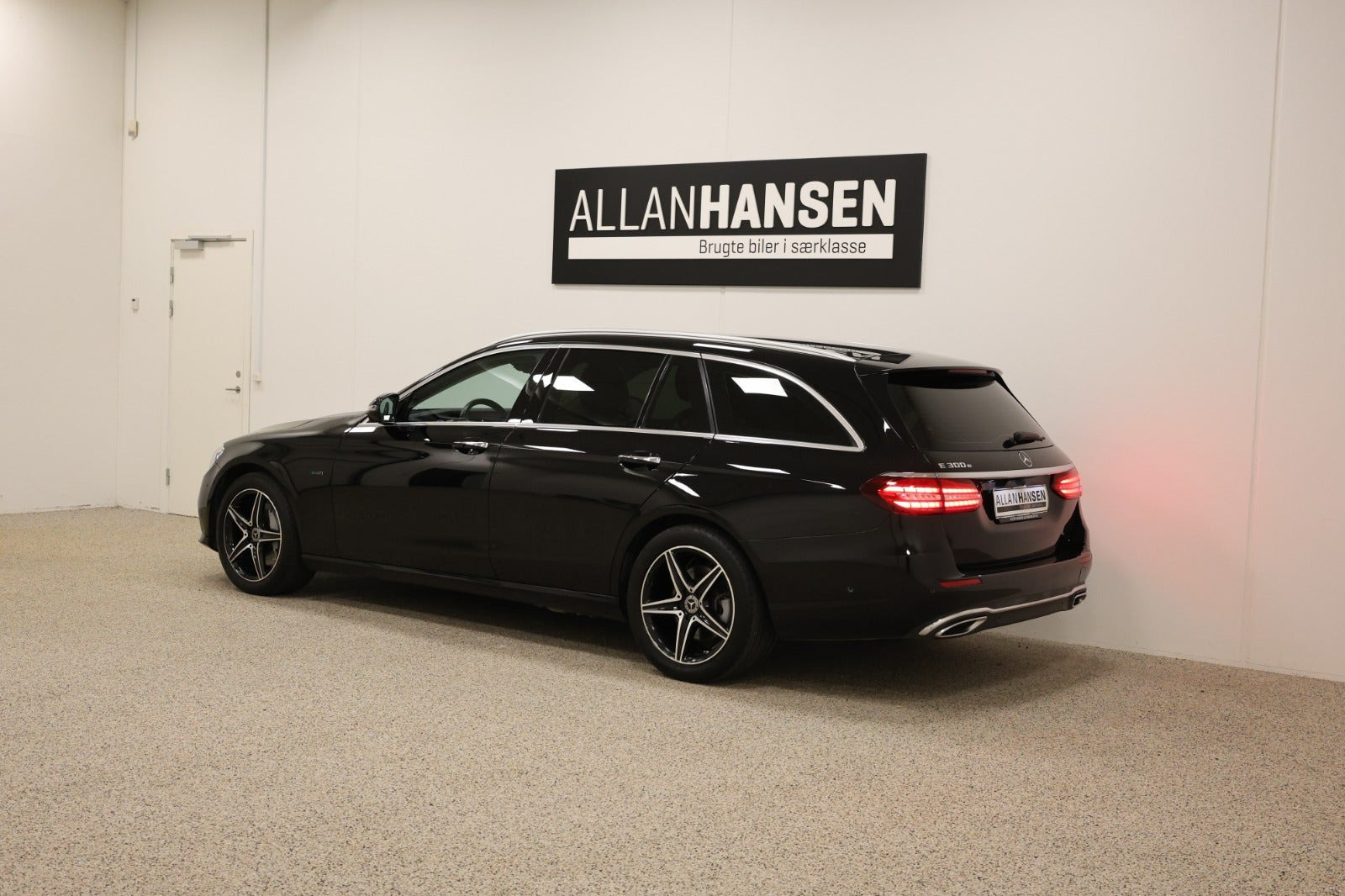 Sort Mercedes E300 e fra 2021