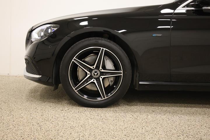 Sort Mercedes E300 e fra 2021