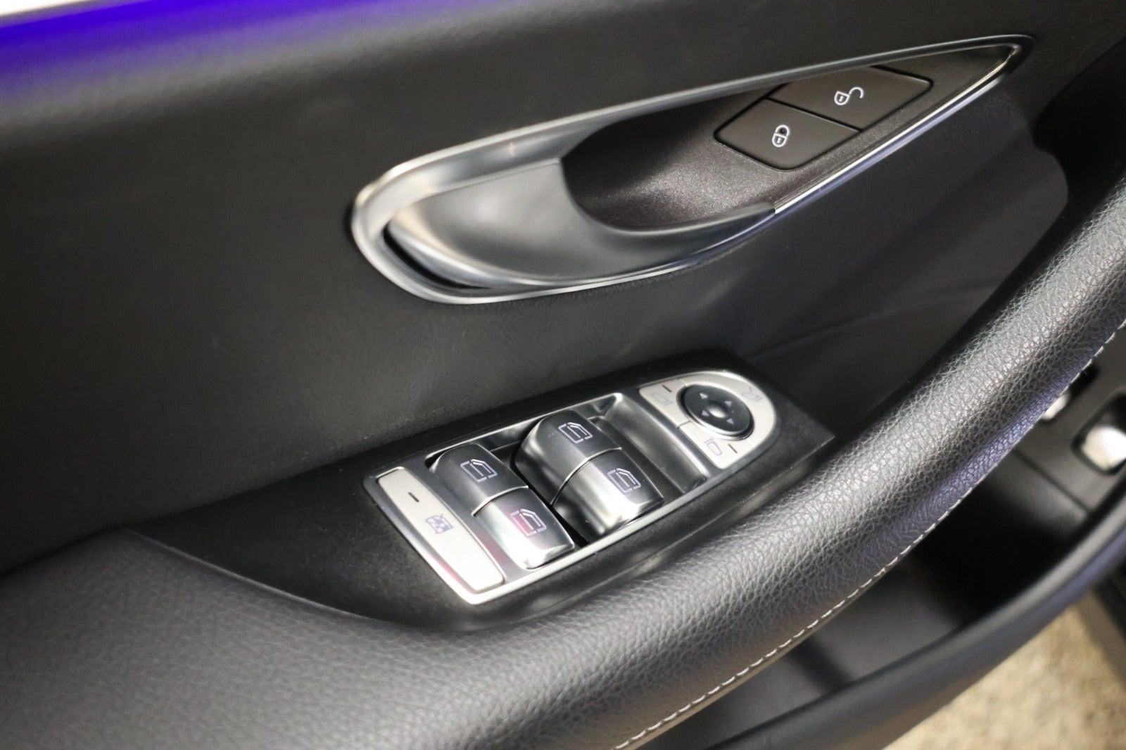 Sort Mercedes E300 e fra 2021